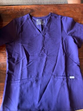 Women’s Casma 3 pocket top - Purple Jam Size M